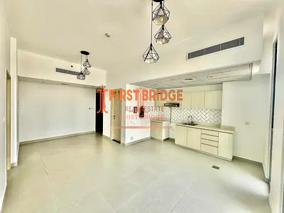 Retail Street View | Open Kitchen | Mid Floor
