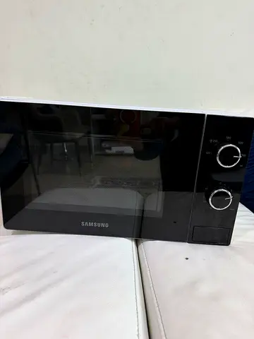Samsung Compact Microwave Oven - Good Working Condition