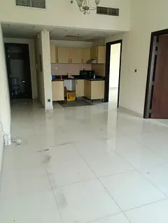 UN FURNISHED - 2 BEDROOM - PRIME LOCATION !