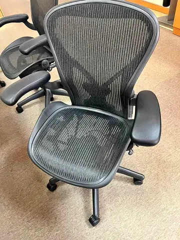 Herman Miller Aeron Classic Chair fully loaded