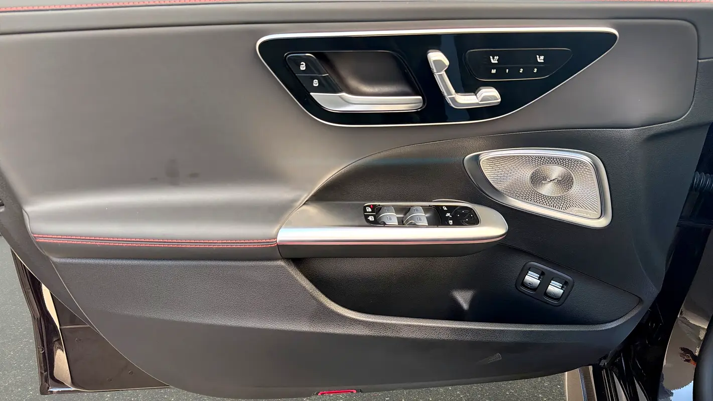 Mercedes-Benz C-Class 2025