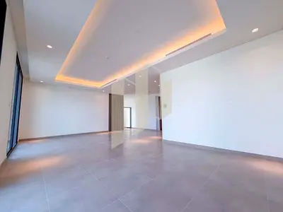 Near The Park | Single Row | Prime Location