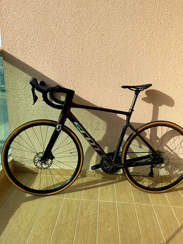 Scott Addict 30 Road Carbon Bike - Good Condition, Disc Brakes, Size 54 Medium