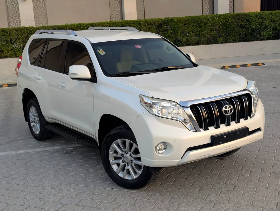 Toyota Prado 2017 — photo 1 of 20