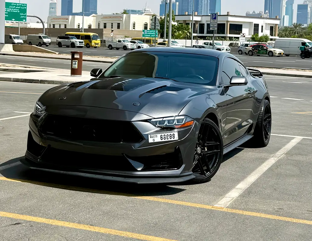 Ford Mustang 2020 — photo 1 of 14