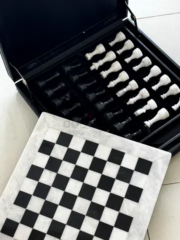 Marble Chess Set with Storage Case and Full Staunton Pieces (brand new)