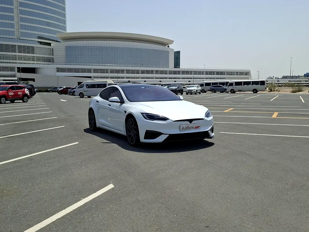 Tesla Model S 2026 — photo 1 of 14