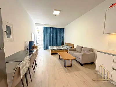 LUXURY FURNISHED | SUN-DRENCHED | COZY LIVING