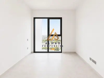 B2B l Close to amenities l Vacant