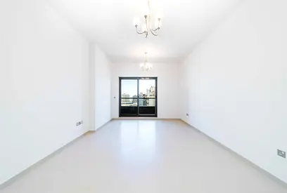 SPACIOUS & CLASSIC DESIGN APARTMENT