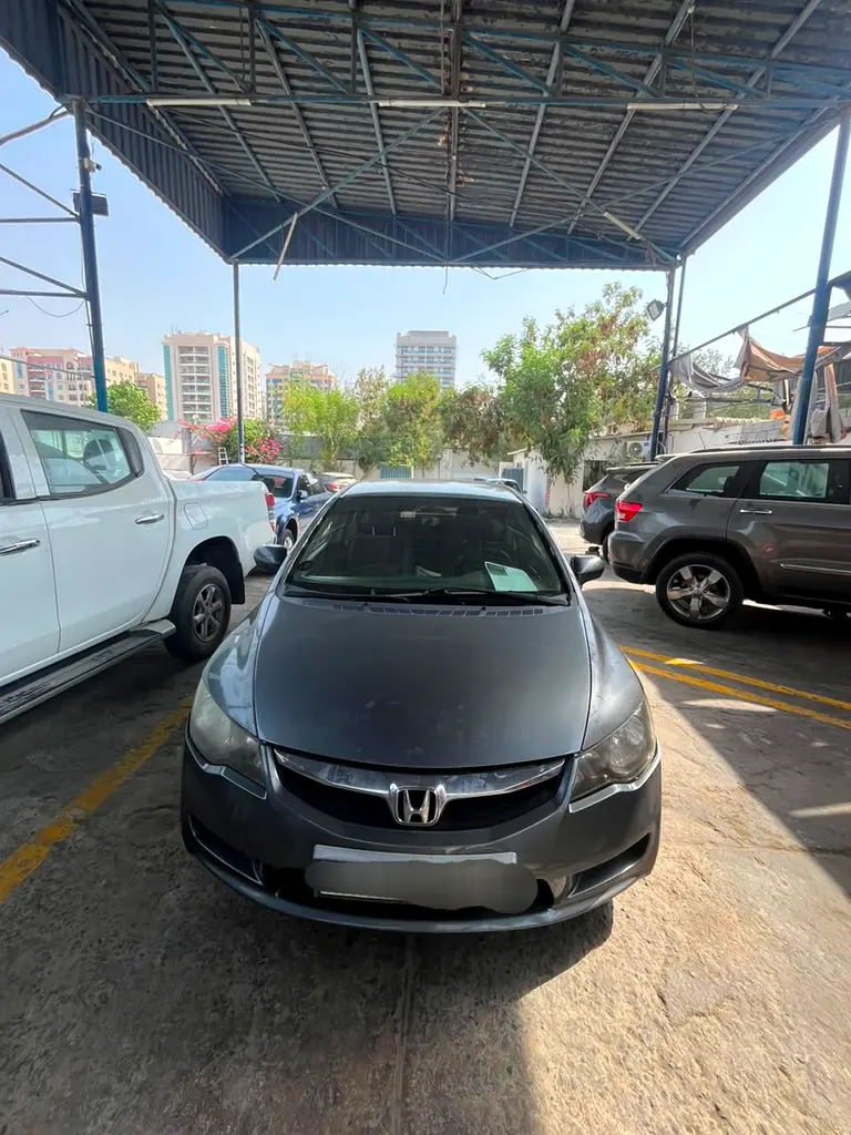 Honda Civic 2009 — photo 1 of 3