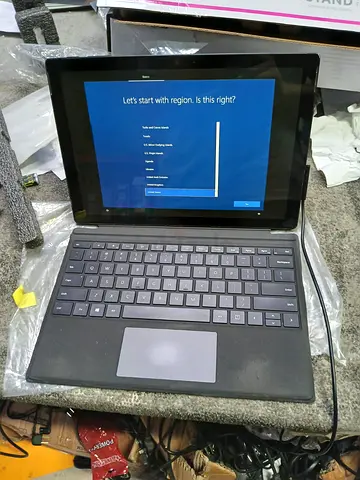 Microsoft Surface Pro 6 | intel Core i5 | 8GB RAM / 256GB SSD | Free Delivery + Warranty