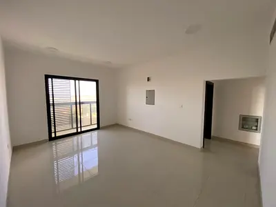 شقة واسعة أول ساكن في الجرف الصناعيه_موقف خاص_55 الف