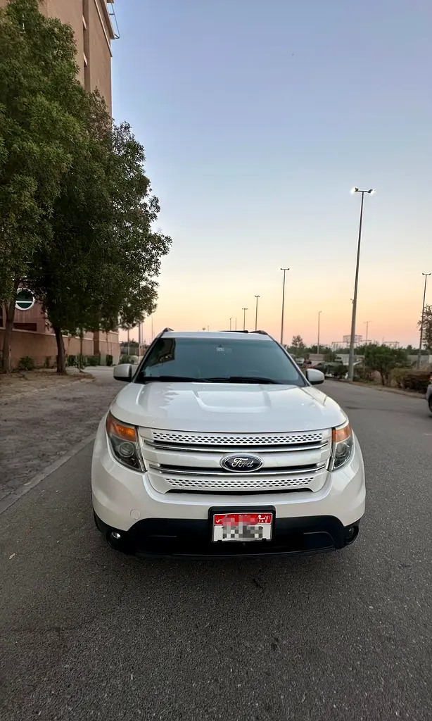 Ford Explorer 2013 — photo 1 of 7