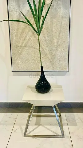 SMALL TABLE TOP WHITE AND SILVER | EXCELLENT CONDITIONS