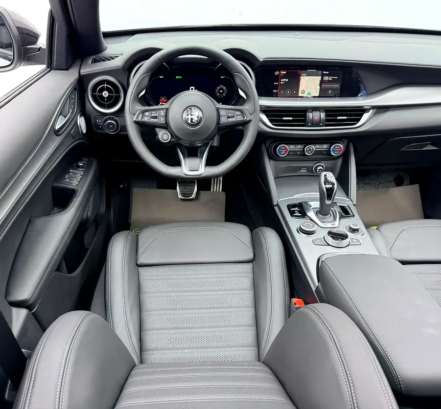Alfa Romeo Stelvio 2025