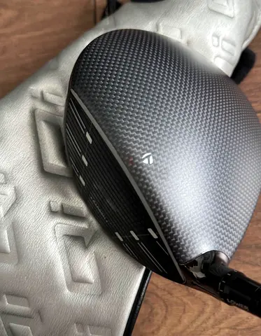Taylormade QI35 LS driver with aftermarket shaft