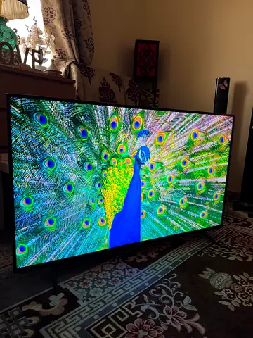 Hisense 55inches Smart Tv - 4K UHD - Complete BOX