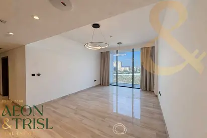 2 + Maids | Prime Location | Vacant And Brand New