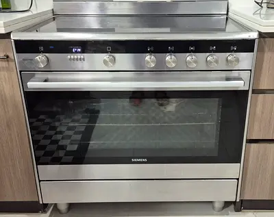 Siemens iQ700 Gourmet 90cm freestanding electric cooker