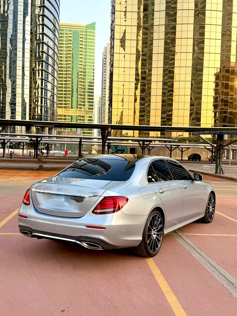 Mercedes-Benz E-Class 2017 — photo 1 of 9