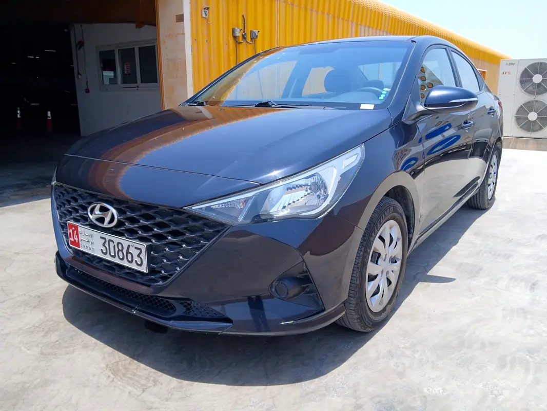 Hyundai Accent 2023 — photo 1 of 16