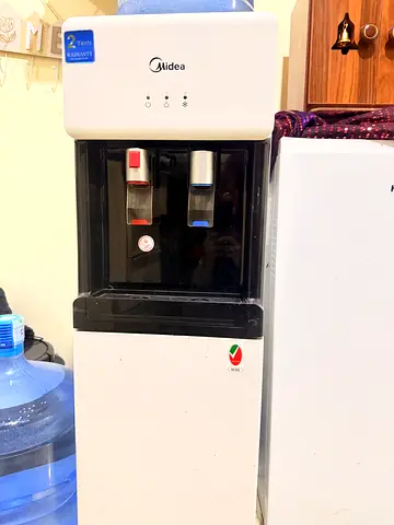 Midea Water Dispenser with Hot and Cold Taps - Good Condition