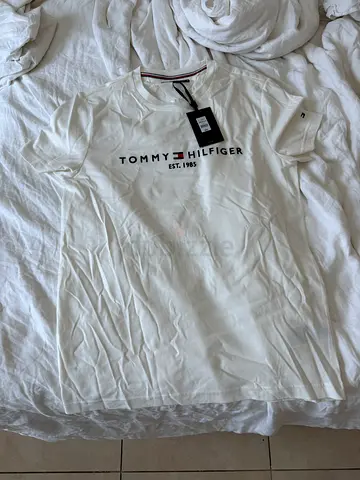 Tommy Hilfiger White T-shirt - Size M -New with Tags