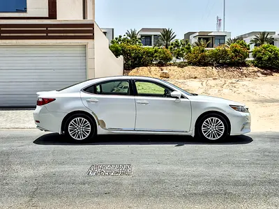 صورة 4 لـ 2015 Lexus ES-SERIES
