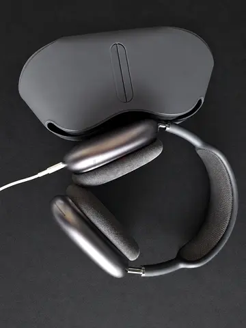 Apple AirPods Max - Space Gray (Good Condition) with Case