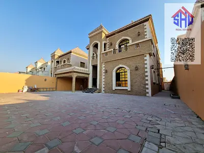 للبيع فيلا سكني تجاري خمس غرف مجلس 2 صالة ومطبخ تحضيري وغرفة خادمة مع ارتداد خارجي ومظلة داخلية وحوش واسع