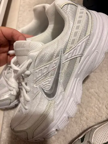 White Nike Running Sneakers - Size 7.5 US-Good Condition