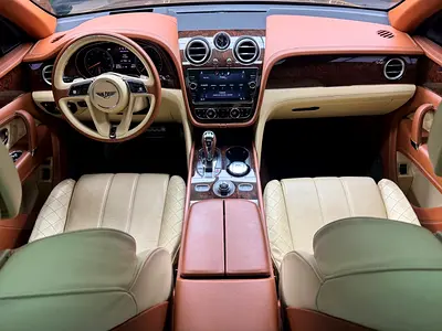 صورة 13 لـ 2017 Bentley BENTAYGA