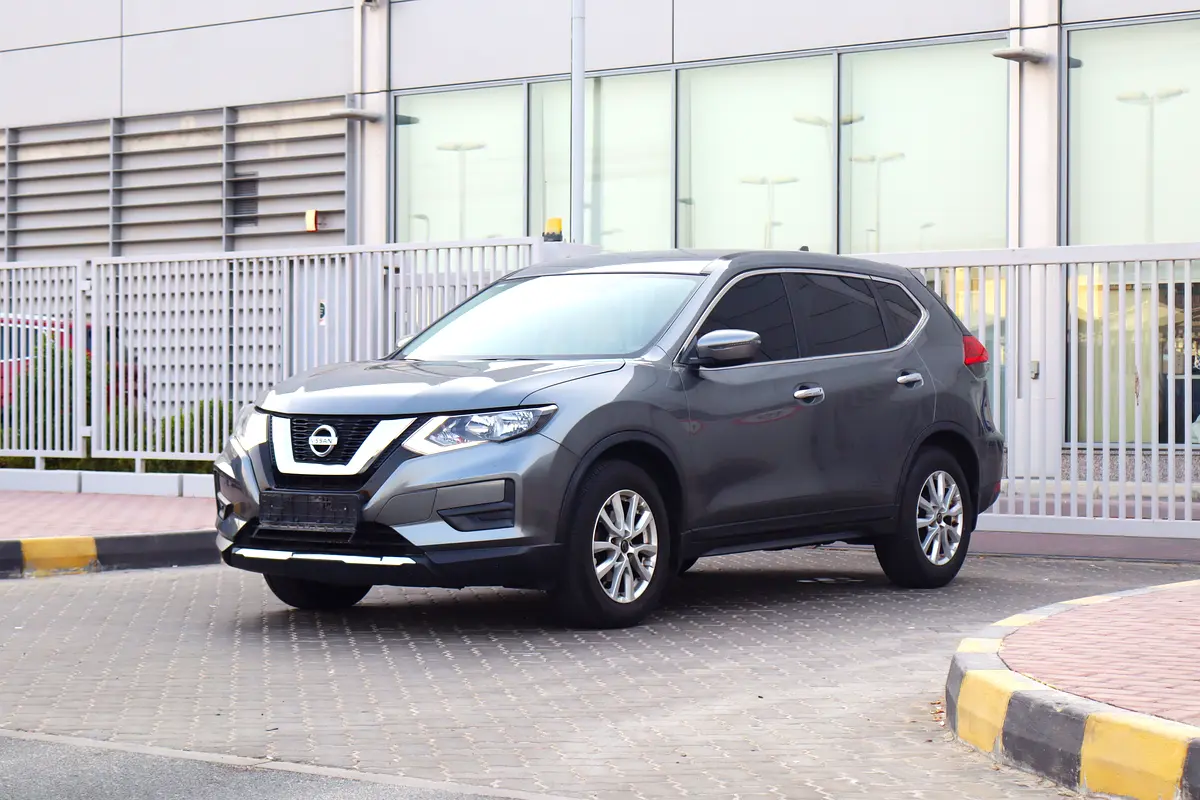 Nissan X-Trail 2018 — photo 1 of 16