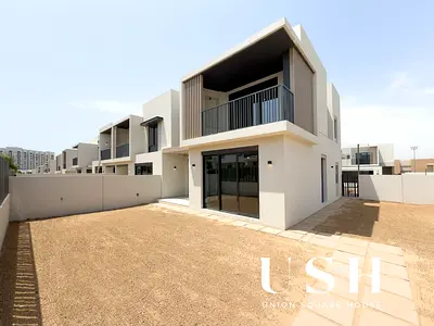 4 Bed + M | Corner Unit | Large Plot | Close to the Park
