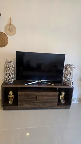 Tv stand in excellent condition