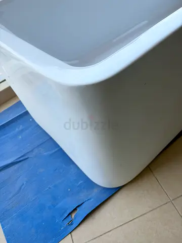 White freestanding bathtub - good condition