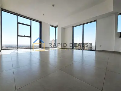 High-Floor 2BR Bright Apartment with Store Room