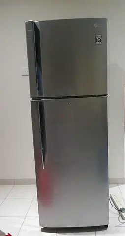 Lg fridge freezer latest model good condition