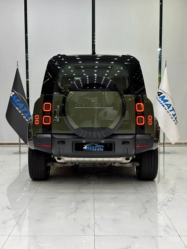 Land Rover Defender 2026