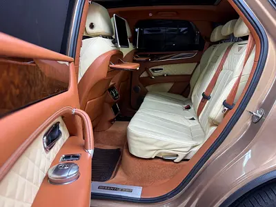 صورة 17 لـ 2017 Bentley BENTAYGA