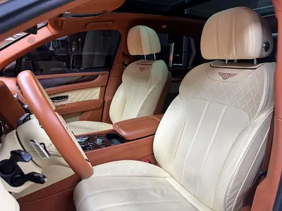 صورة 15 لـ 2017 Bentley BENTAYGA