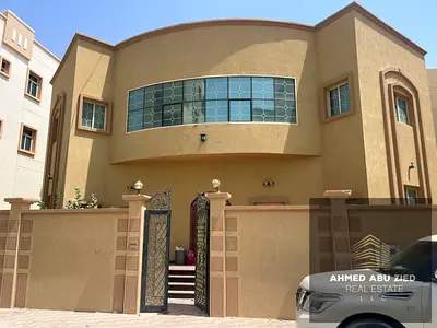 فيلا للايجار السنوي مكونة من خمس غرف ماستر مع صالتان ومجلس كبير تشطيبات ممتازمع موقع متميز وقريب من جميع الخدمات وقريب من مخرج دبي والشارقة