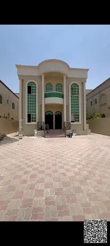 فيلا للبيع في عجمان الروضة 1 تصميم كلاسيكي فاخر أرضي وأول 5 غرف وصالة ومجلس ومطبخ كبير الدور الأول 4 غرف منها 2 ماستر موقع مميز بسعر 1550000 درهم فرصة
