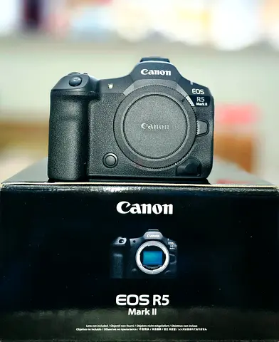Canon R5 Mark ii with RF 100-500 and RF24-70 2.8 in Brand New Condition
