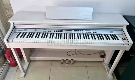Mudis MX-100D is an entry-to-mid-level digital piano designed for beginners and students. It is buil
