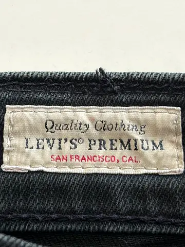 Vintage Levi’s Premium Jeans – W34 L32 – AED 50