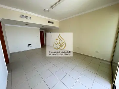 شقة غرفتين وصالة للإيجار السنوي في القليعة – الشارقة | إطلالة بحرية | بلكونة | تكييف وغاز مركزي وقريبه من جميع الخدمات