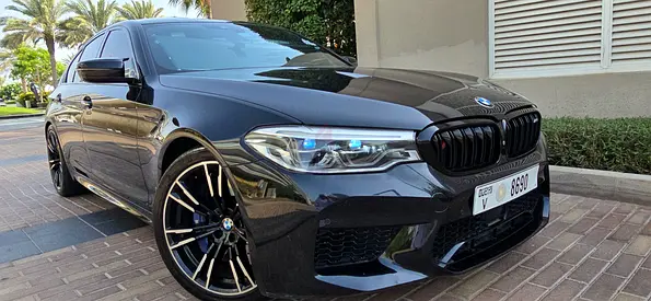 BMW M5 600HP LOW DRIVEN ACCIDENT FREE ORIGINAL PAINT WITH 3 KEYS IN MINT CONDITION