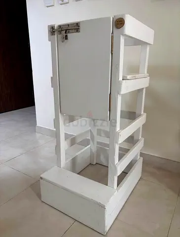 White Wooden Learning Tower / Kitchen Helper for Kids - Sturdy - Adjustable height
